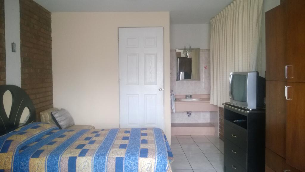 Mariana'S Petit Hotel Guatemala City Rum bild
